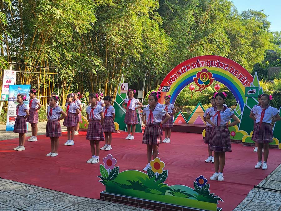 sân chơi cho các em đội viên